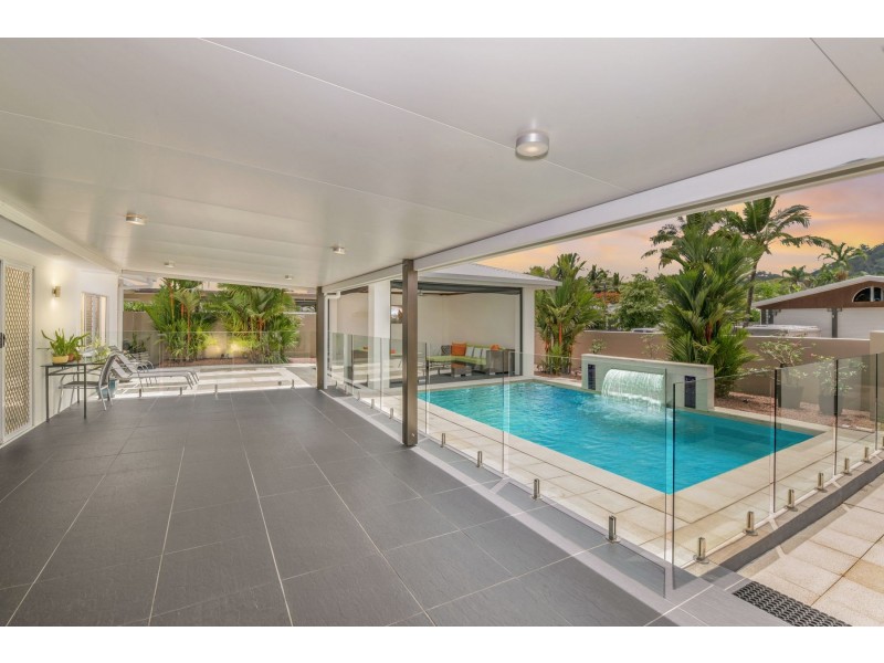 8 Volute Close, Trinity Beach QLD 4879