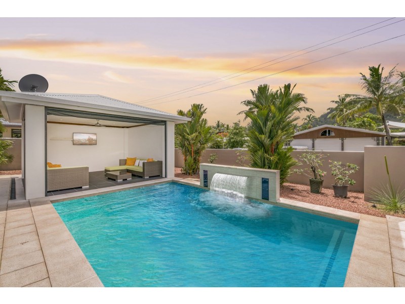 8 Volute Close, Trinity Beach QLD 4879