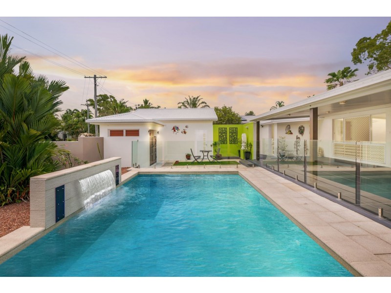 8 Volute Close, Trinity Beach QLD 4879