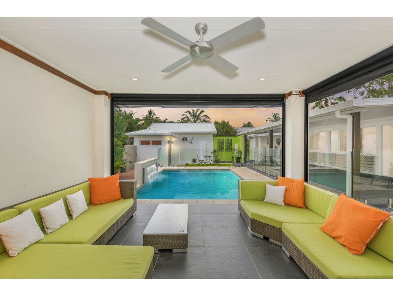 8 Volute Close, Trinity Beach QLD 4879