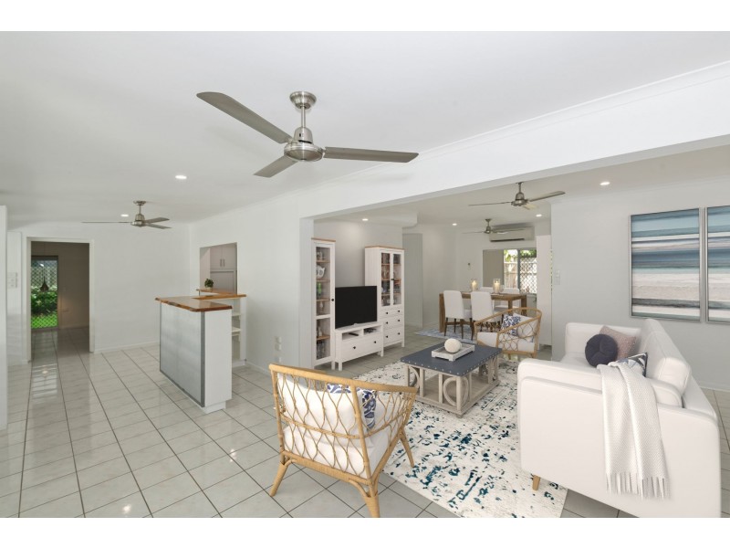 8 Volute Close, Trinity Beach QLD 4879