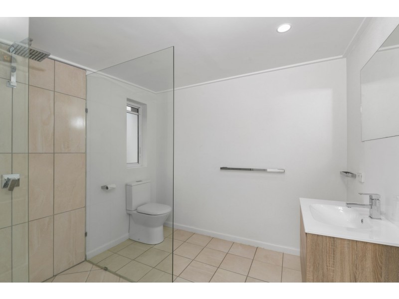 8 Volute Close, Trinity Beach QLD 4879