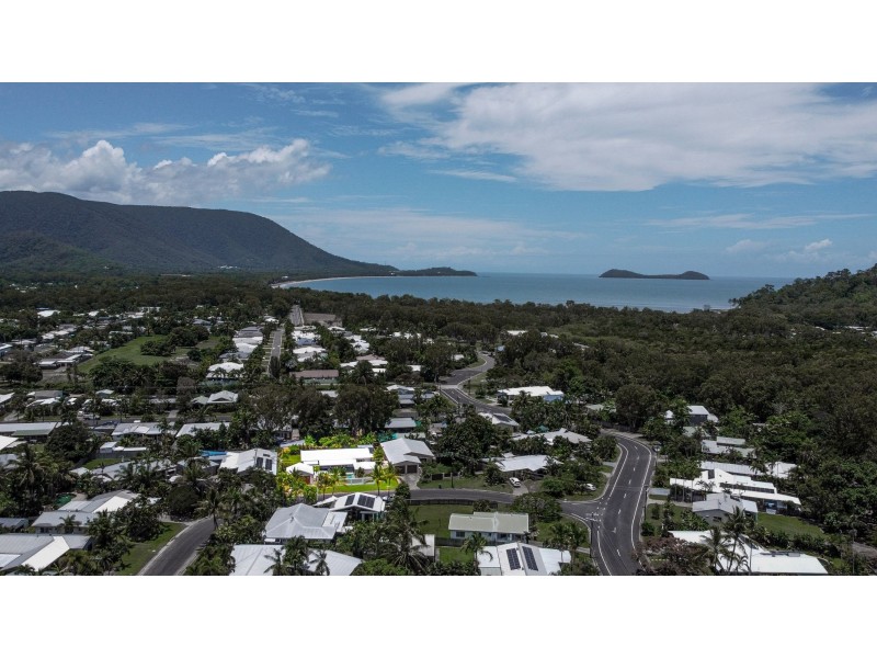 8 Volute Close, Trinity Beach QLD 4879