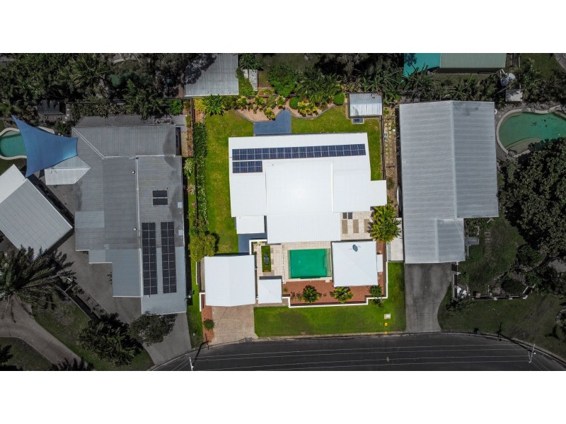 8 Volute Close, Trinity Beach QLD 4879