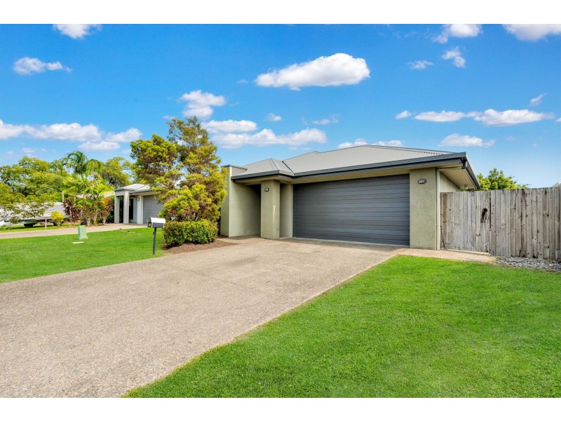 11 The Avenue, Trinity Park QLD 4879