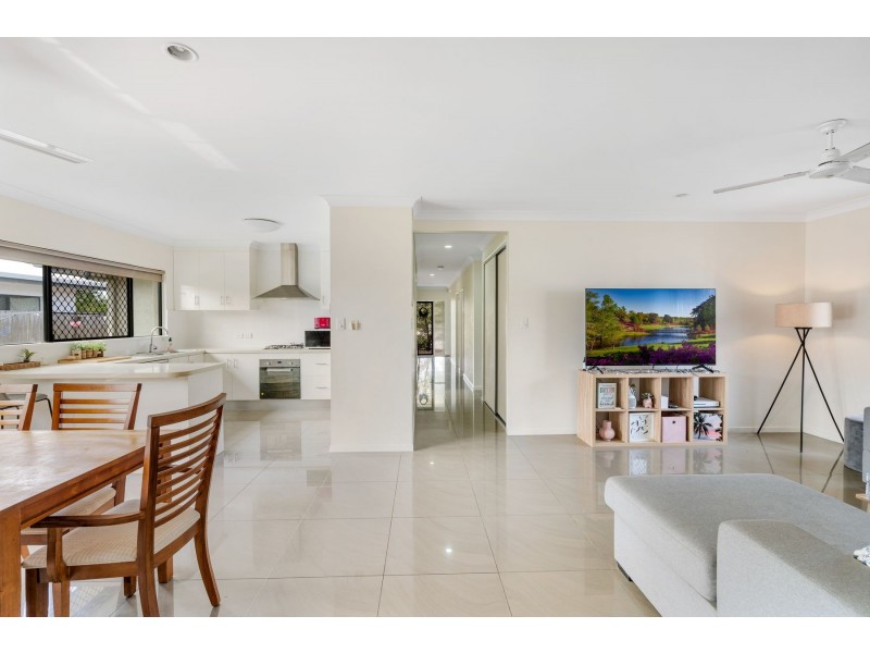 11 The Avenue, Trinity Park QLD 4879