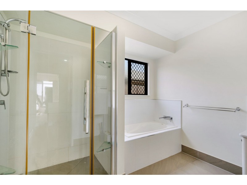 11 The Avenue, Trinity Park QLD 4879