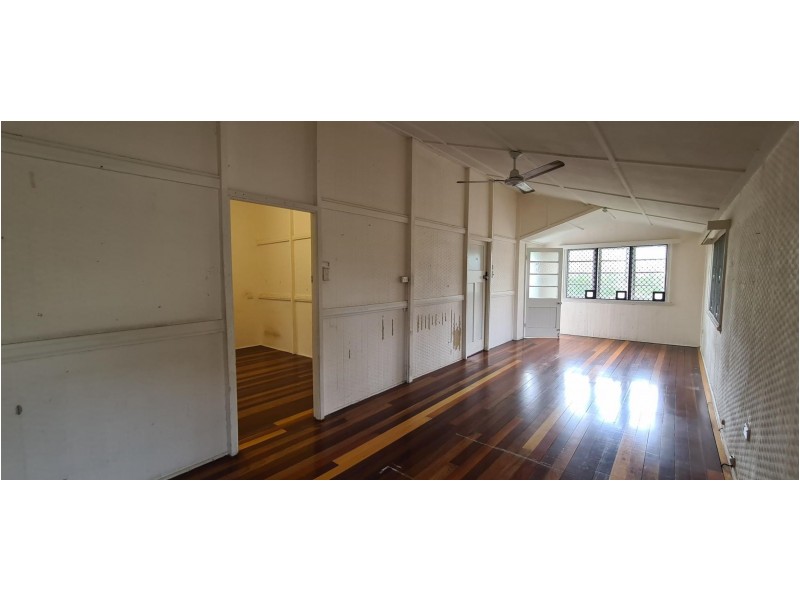 71 Hayward Street, Mooroobool QLD 4870