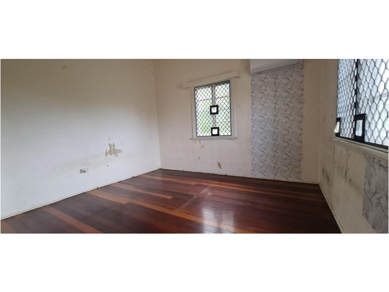 71 Hayward Street, Mooroobool QLD 4870