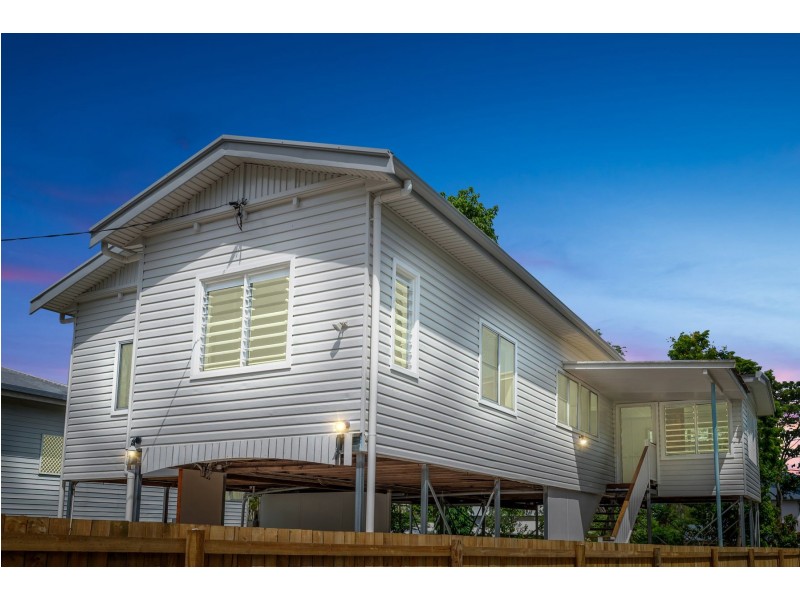 32 Old Smithfield Road, Freshwater QLD 4870
