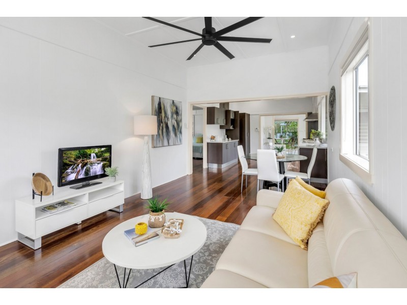 32 Old Smithfield Road, Freshwater QLD 4870