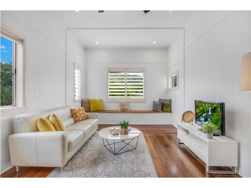 32 Old Smithfield Road, Freshwater QLD 4870