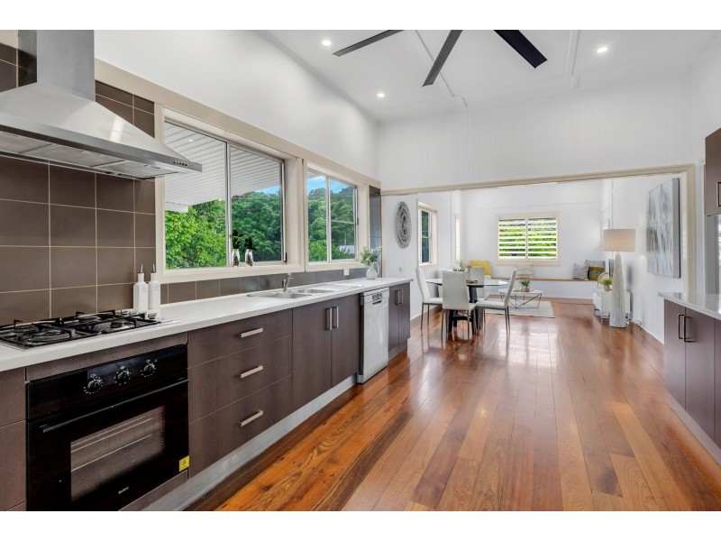 32 Old Smithfield Road, Freshwater QLD 4870