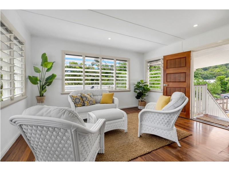 32 Old Smithfield Road, Freshwater QLD 4870