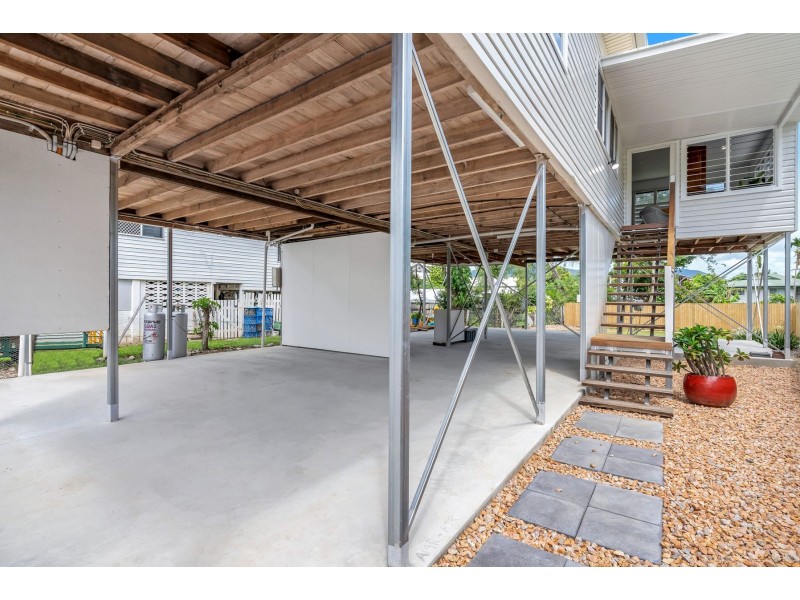 32 Old Smithfield Road, Freshwater QLD 4870