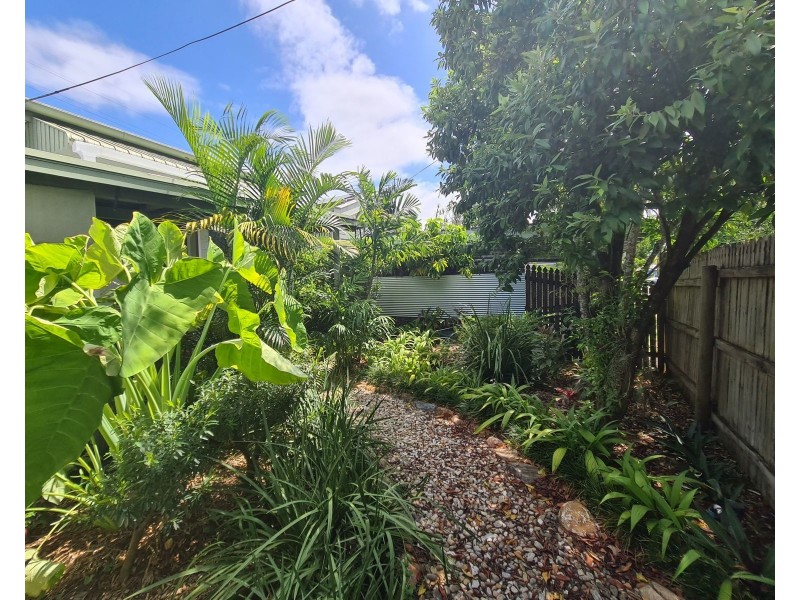 27 Nelson Street, Bungalow QLD 4870