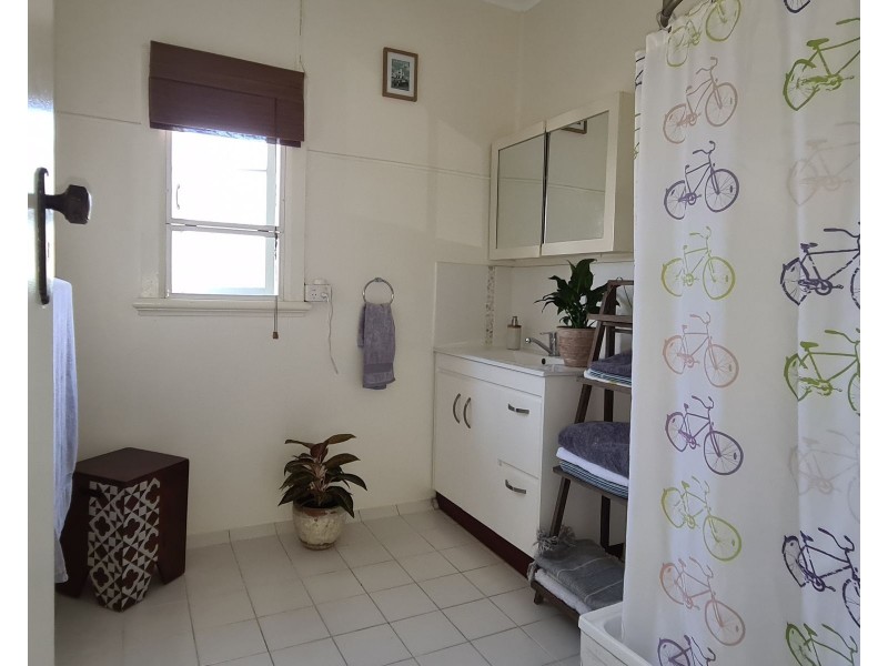 27 Nelson Street, Bungalow QLD 4870