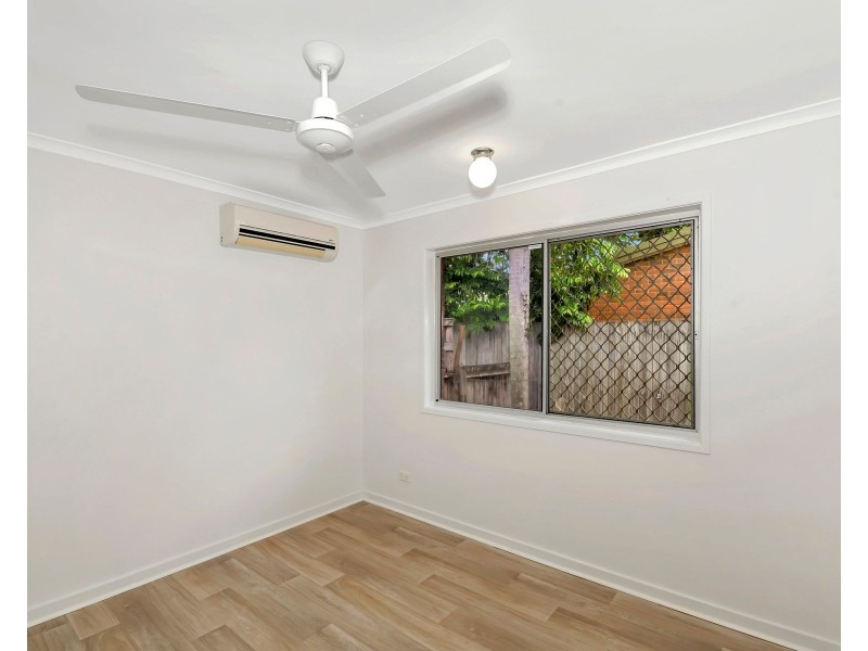 7 Goru Court, Mooroobool QLD 4870
