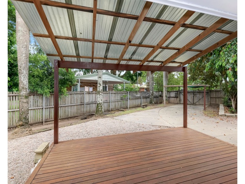 7 Goru Court, Mooroobool QLD 4870