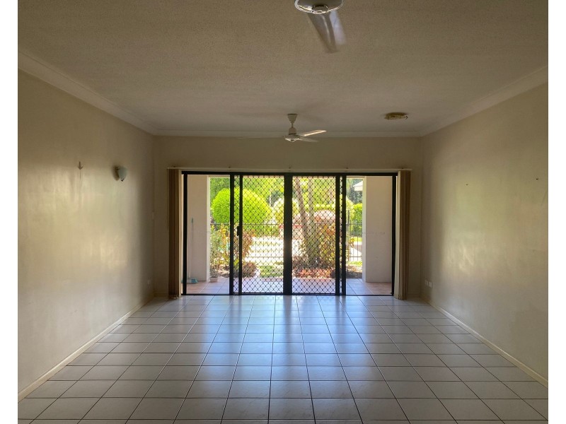 2/293-301 Esplanade, Cairns North QLD 4870