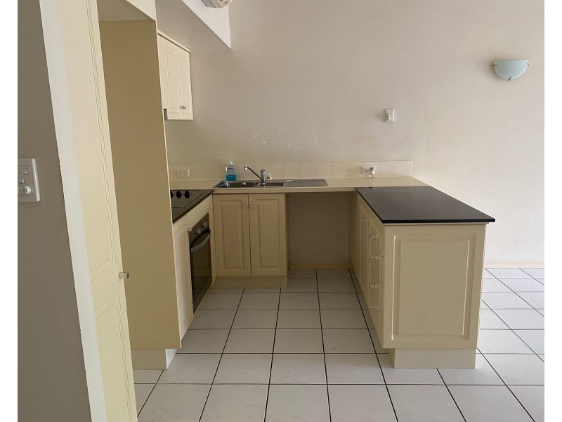 2/293-301 Esplanade, Cairns North QLD 4870