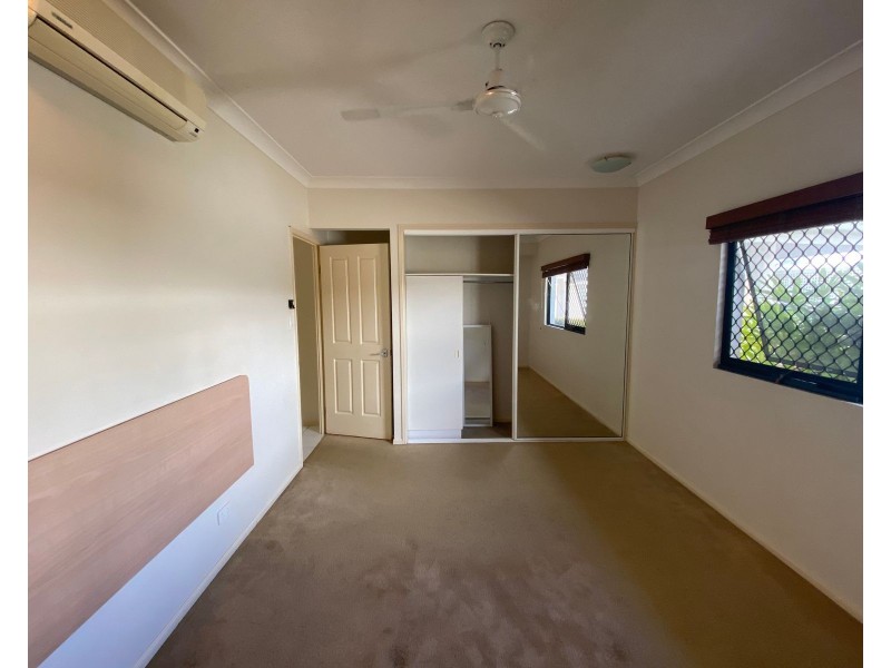 2/293-301 Esplanade, Cairns North QLD 4870