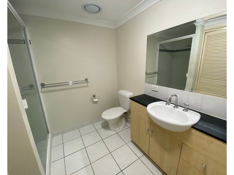 2/293-301 Esplanade, Cairns North QLD 4870