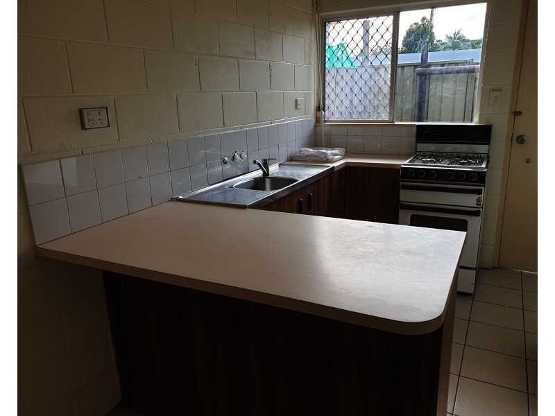 3/217 Lake Street, Cairns North QLD 4870