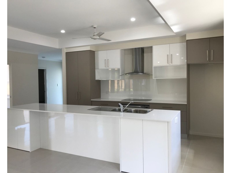 14 Trout Street, Kanimbla QLD 4870