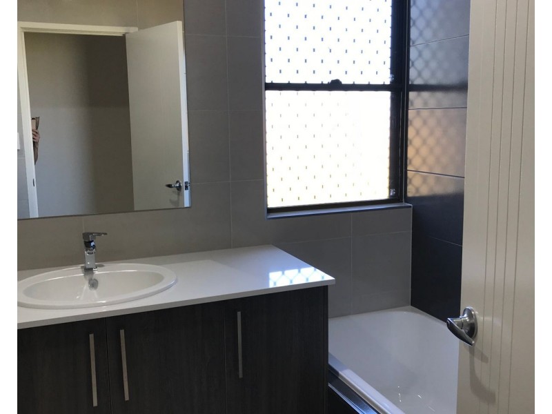 14 Trout Street, Kanimbla QLD 4870