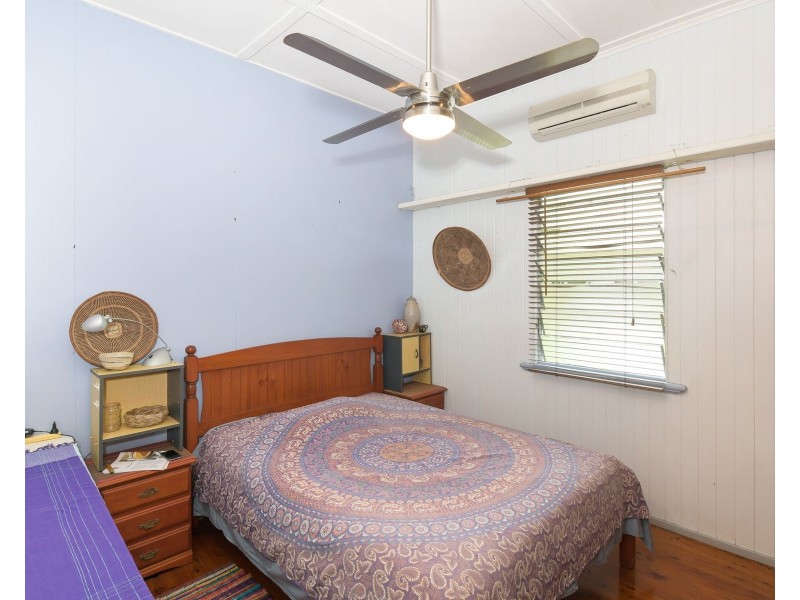 50 Marshall Street, Machans Beach QLD 4878