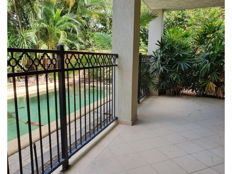 2/83 Hayward Street, Mooroobool QLD 4870