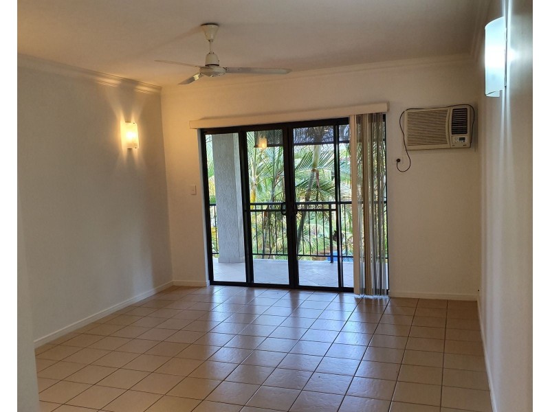 2/83 Hayward Street, Mooroobool QLD 4870