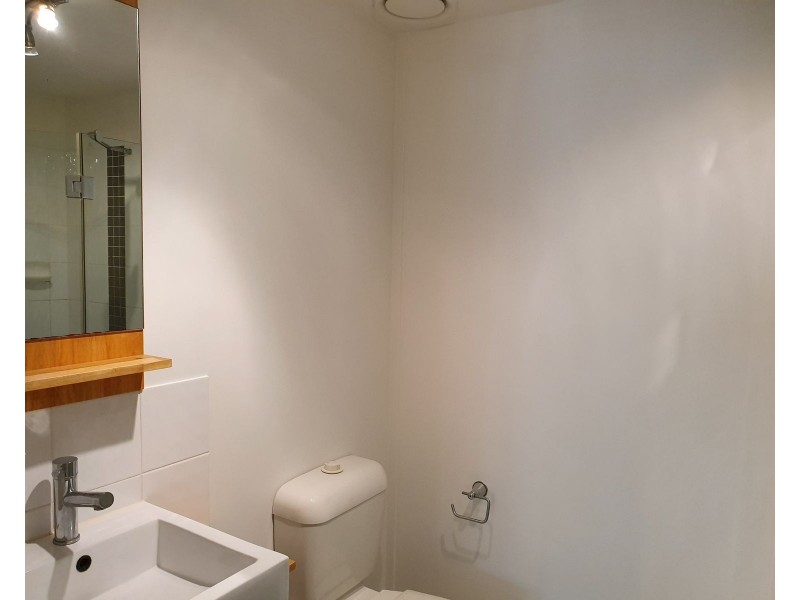 2/83 Hayward Street, Mooroobool QLD 4870