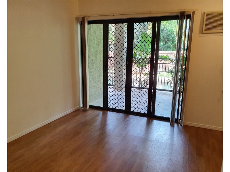 2/83 Hayward Street, Mooroobool QLD 4870