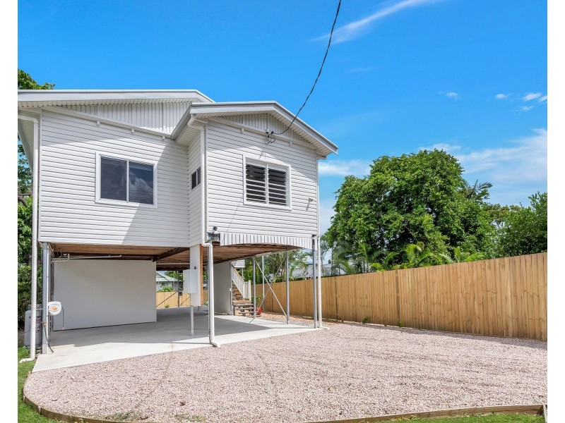 32 Old Smithfield Road, Freshwater QLD 4870