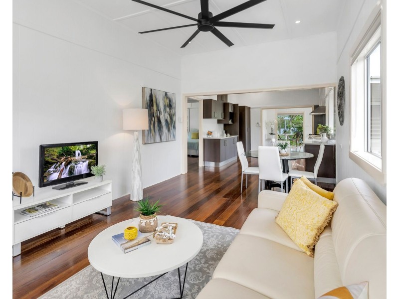 32 Old Smithfield Road, Freshwater QLD 4870
