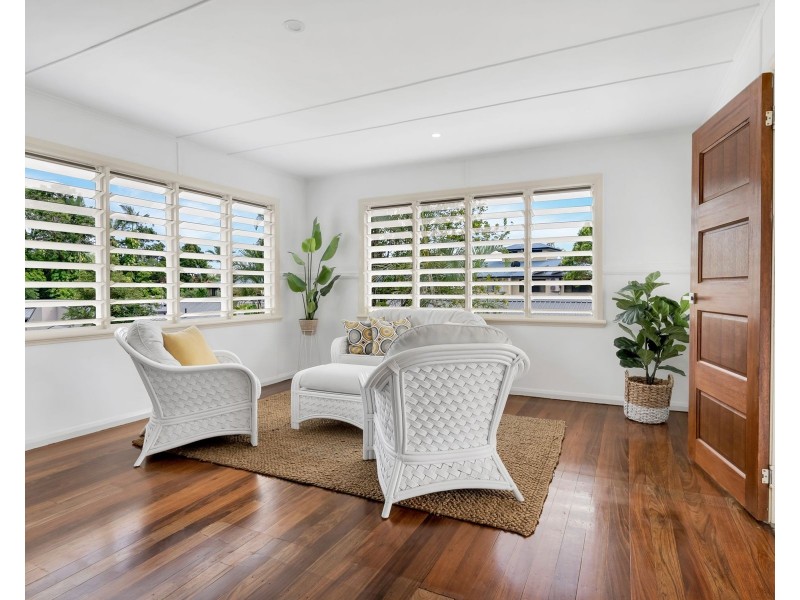 32 Old Smithfield Road, Freshwater QLD 4870