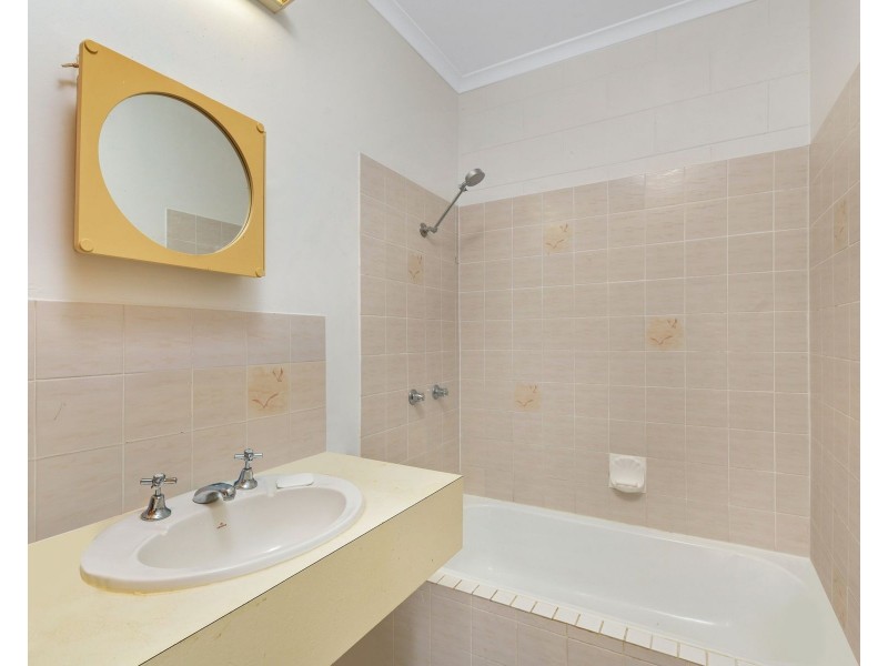 9 Rigg Street, Woree QLD 4868