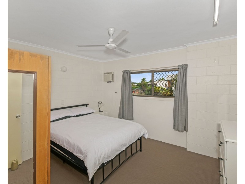 9 Rigg Street, Woree QLD 4868