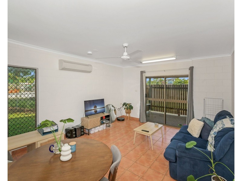 9 Rigg Street, Woree QLD 4868