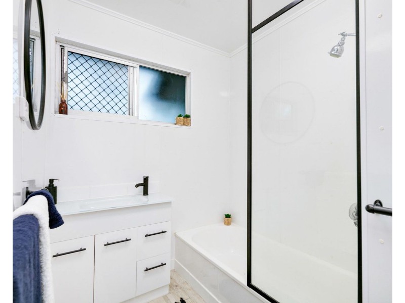 78 Murray Street, Manoora QLD 4870