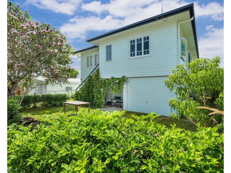 27 Okeefe Street, Cairns North QLD 4870
