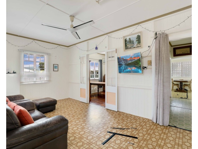 27 Okeefe Street, Cairns North QLD 4870