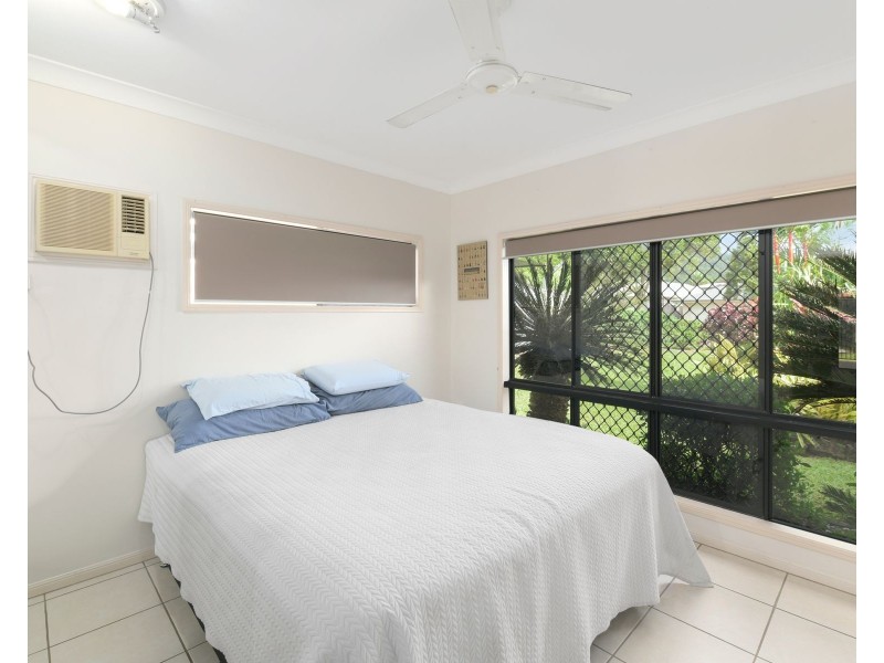 33 Bassett Street, Kanimbla QLD 4870