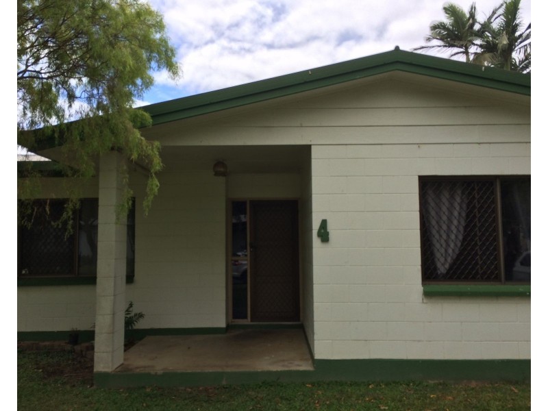 4 Lobelia Court, Mooroobool QLD 4870