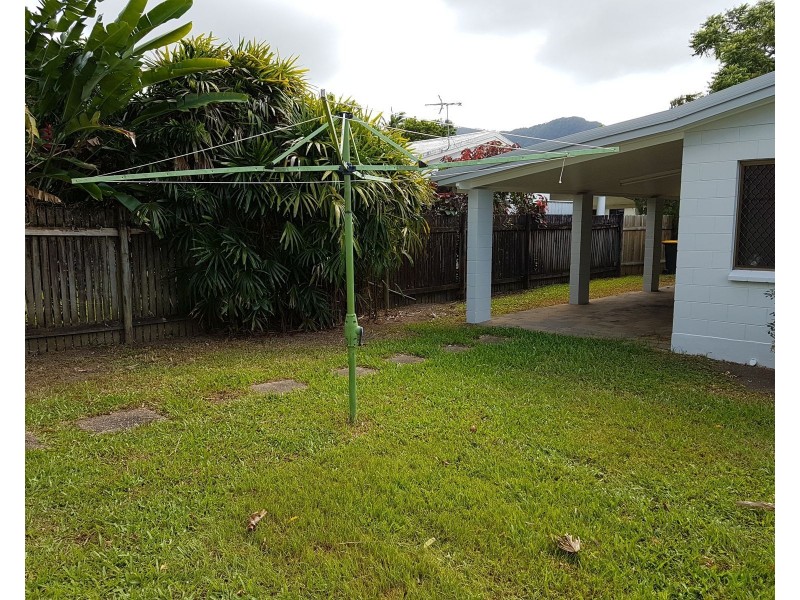 4 Lobelia Court, Mooroobool QLD 4870