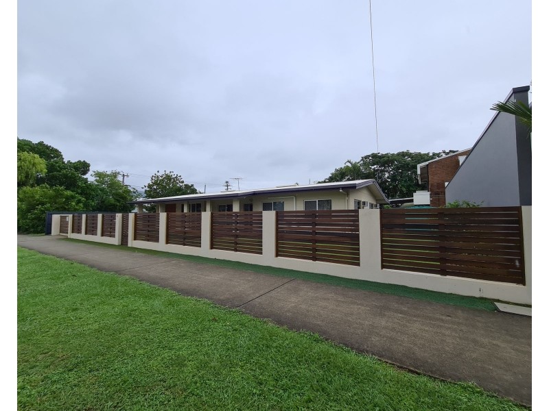 18 Upward Street, Cairns North QLD 4870