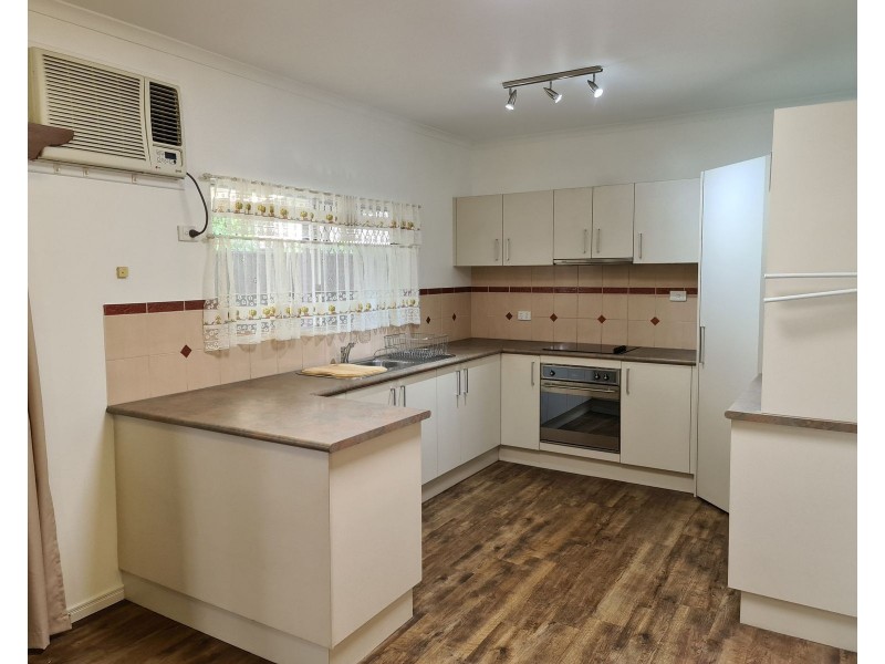 18 Upward Street, Cairns North QLD 4870