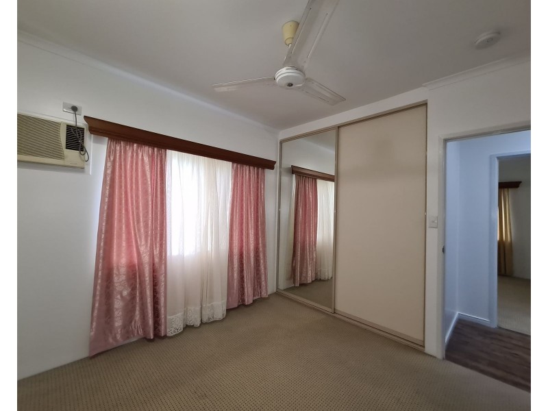 18 Upward Street, Cairns North QLD 4870